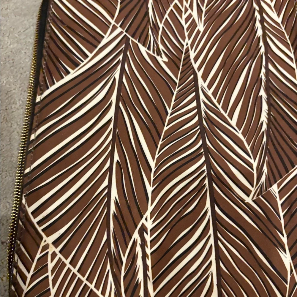 Vera Bradley Brown and White Leaf Design Tablet Organizer